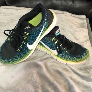 Nike running shoes. Women’s/men’s
